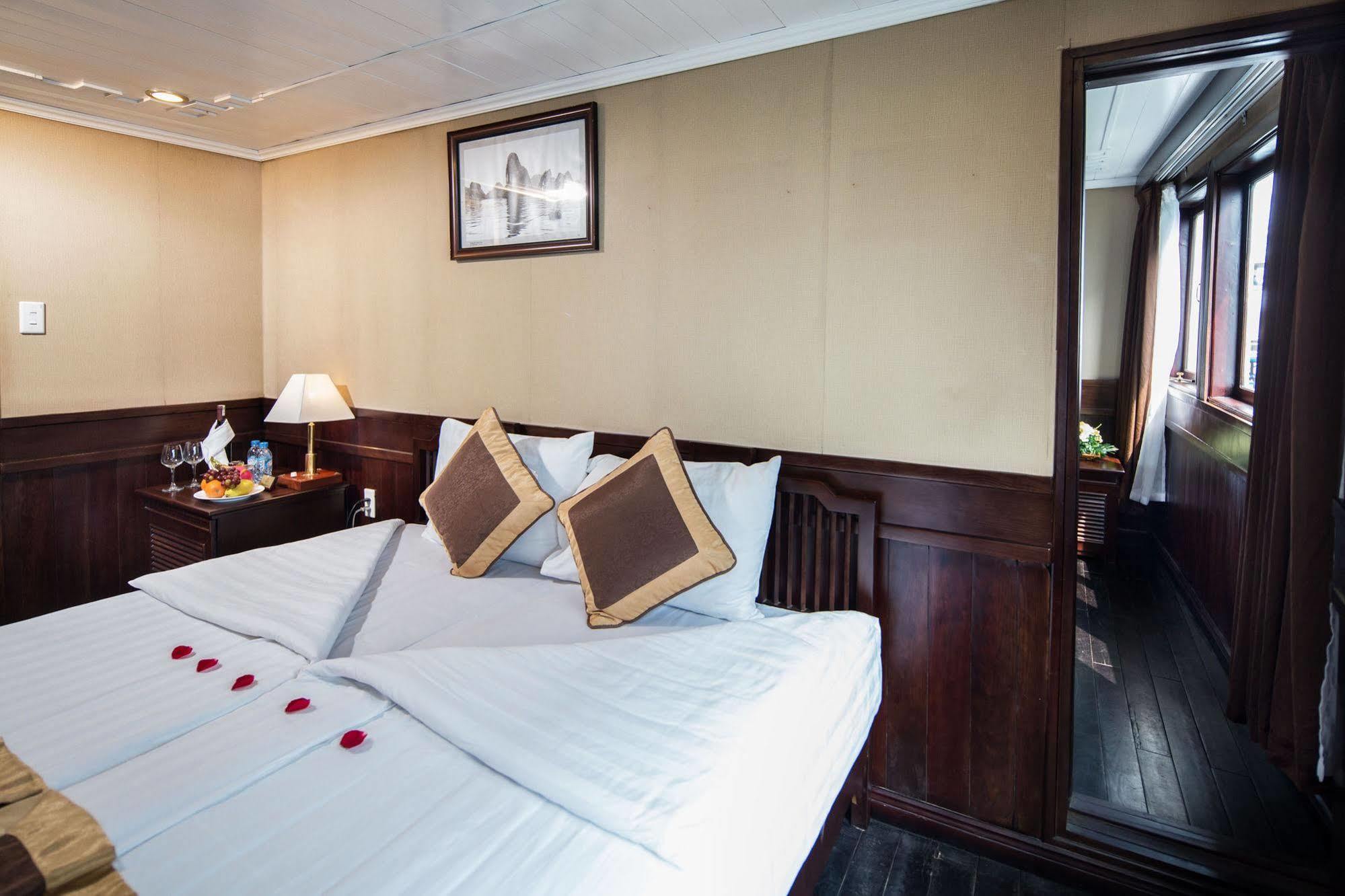 Pelican Classic Cruise Hạ Long Exterior foto